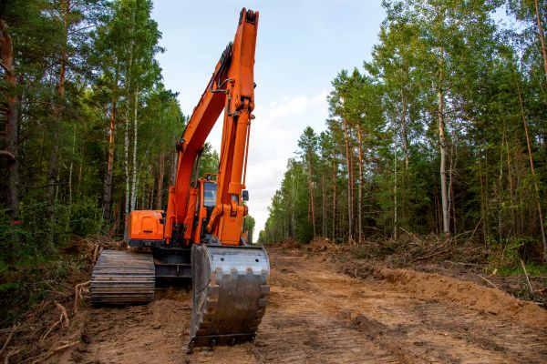 Cost of Backhoe Land Clearing in Des Moines